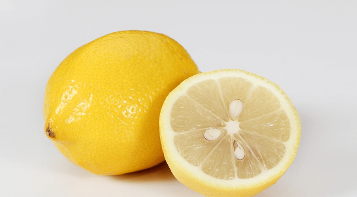 Ecco perché tutti congelano i limoni dopo averli comprati! I limoni congelati sono fantastici! CiboEcco perché tutti congelano i limoni dopo averli comprati