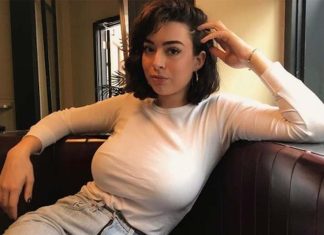 Husband receives photo from his wife, then immediately wants a divorce