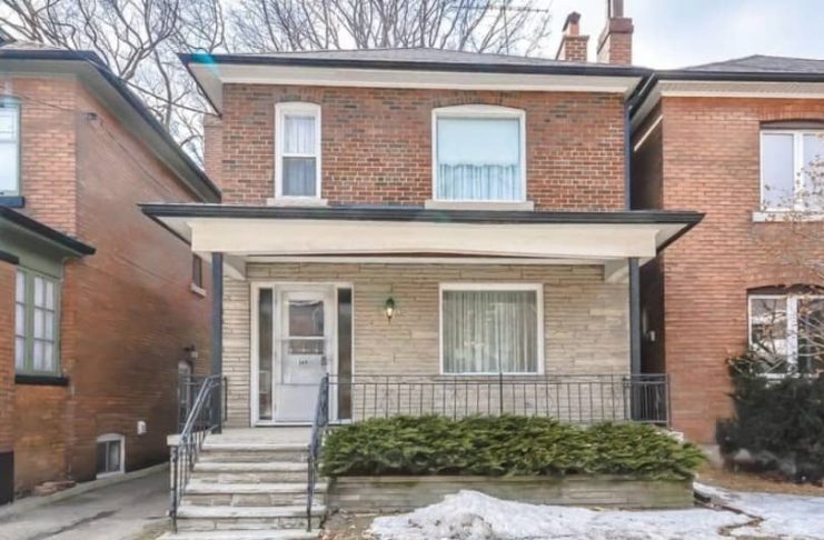 이 96세 여성 분의 집은 밖에서 보기에는 일반적인 모습을 하고 있지만, 안을 보게 된다면 정말 놀랄 것입니다